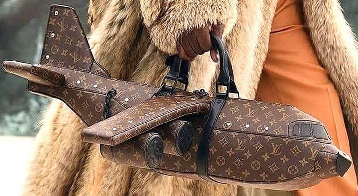 Borsa a forma di aereo vuitton